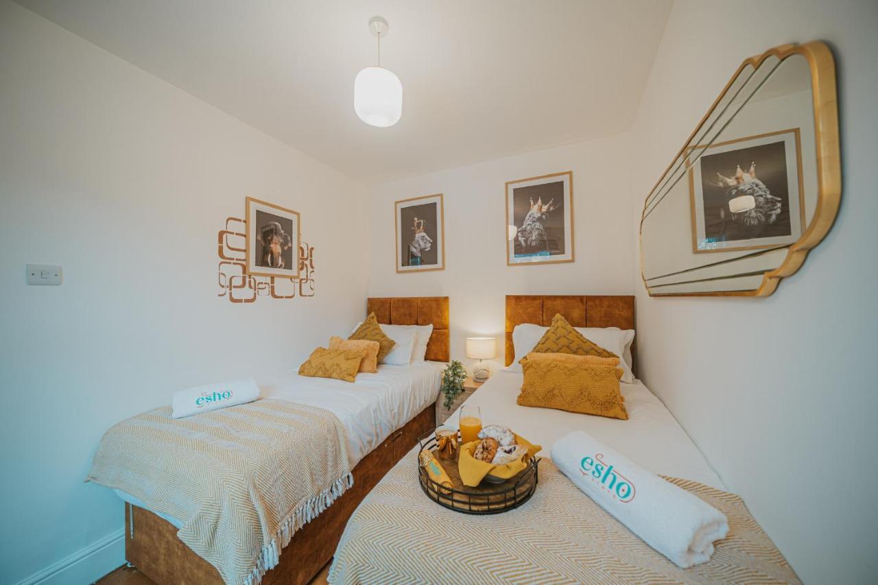 Cotswolds- Homely 2 Bed House With Garden, Wifi - Esho Stays Cirencester Kültér fotó
