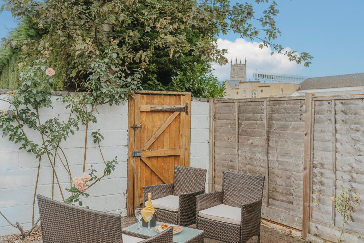 Cotswolds- Homely 2 Bed House With Garden, Wifi - Esho Stays Cirencester Kültér fotó