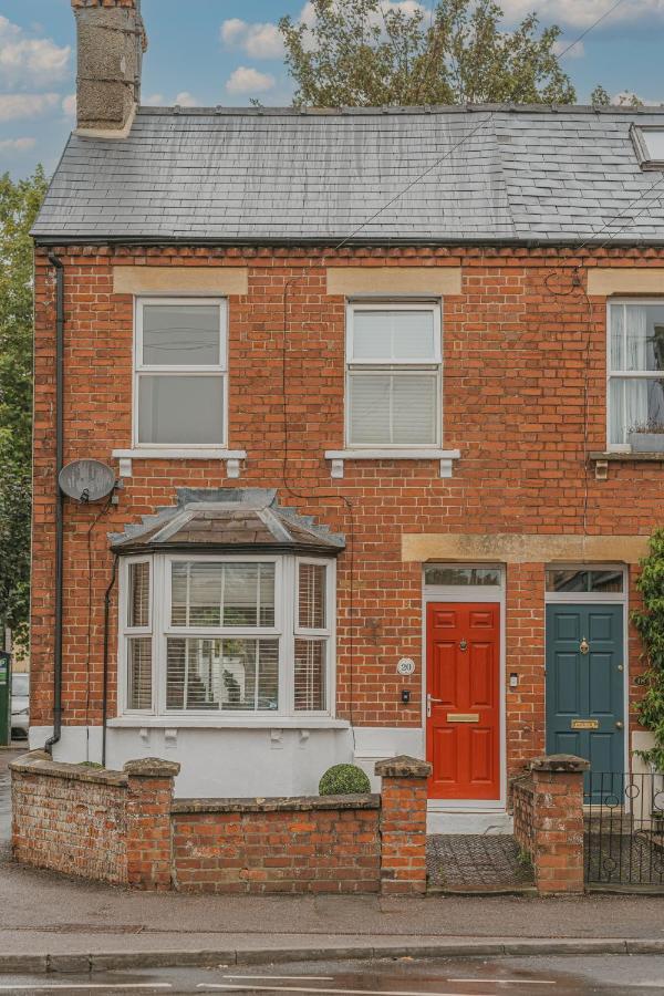 Cotswolds- Homely 2 Bed House With Garden, Wifi - Esho Stays Cirencester Kültér fotó